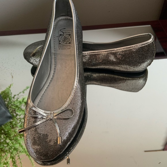 Silver flats - Picture 1 of 3